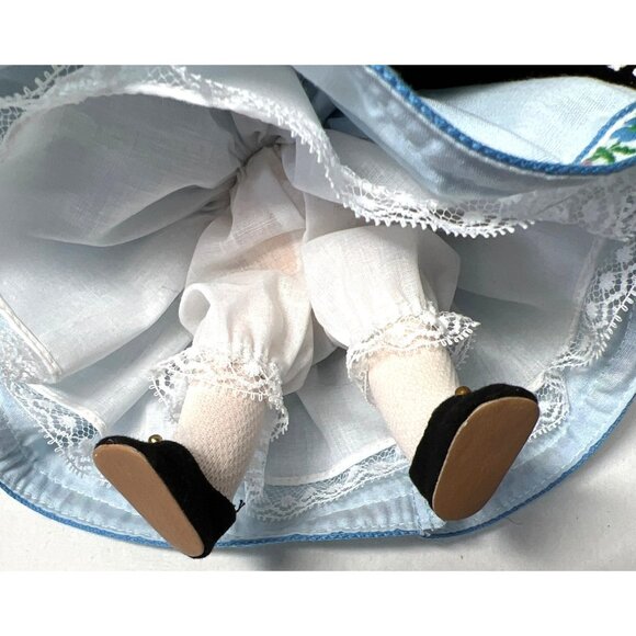 Madame Alexander, Rumania, Miniature Showcase Doll - Picture 5 of 8